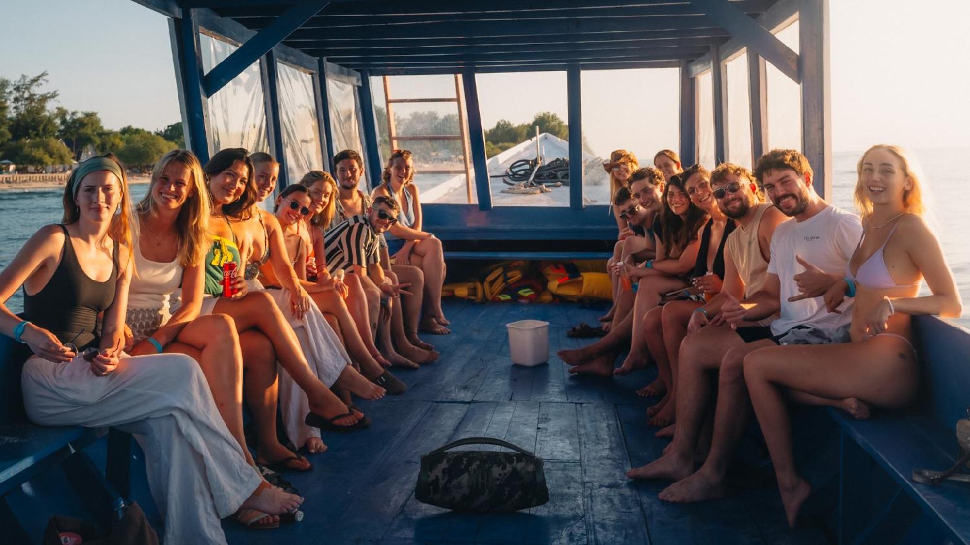 Atlas Gili Party Hostel Gili Trawangan Luaran gambar
