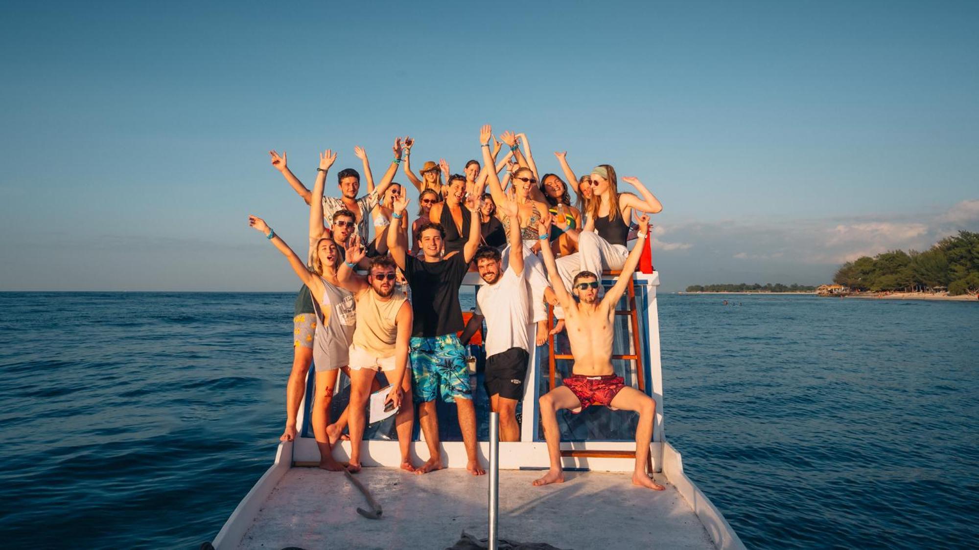 Atlas Gili Party Hostel Gili Trawangan Luaran gambar
