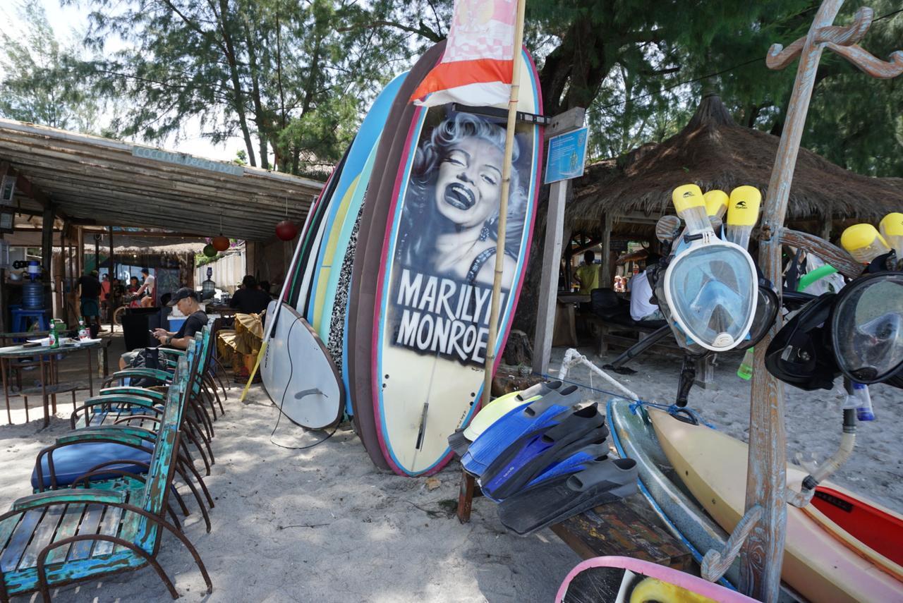 Atlas Gili Party Hostel Gili Trawangan Luaran gambar