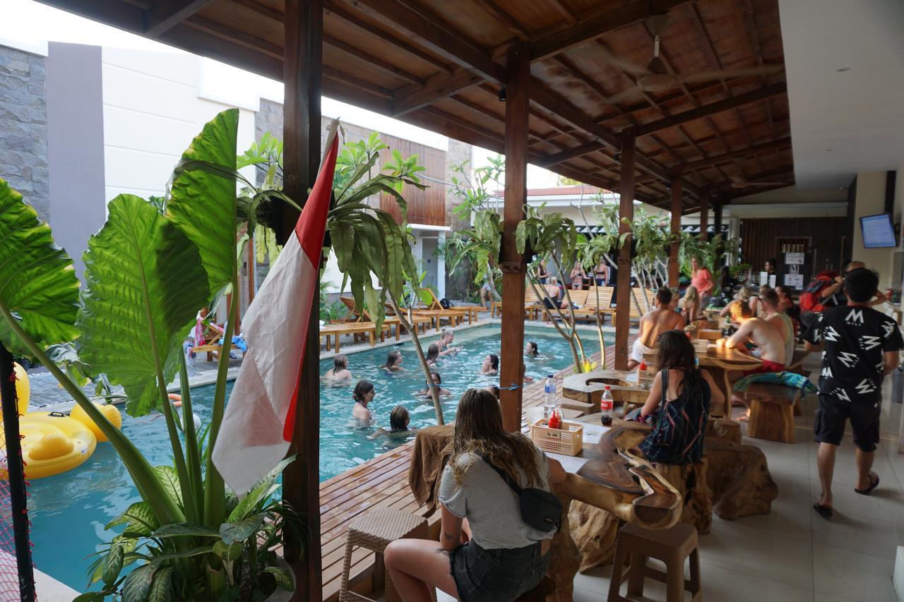 Atlas Gili Party Hostel Gili Trawangan Luaran gambar