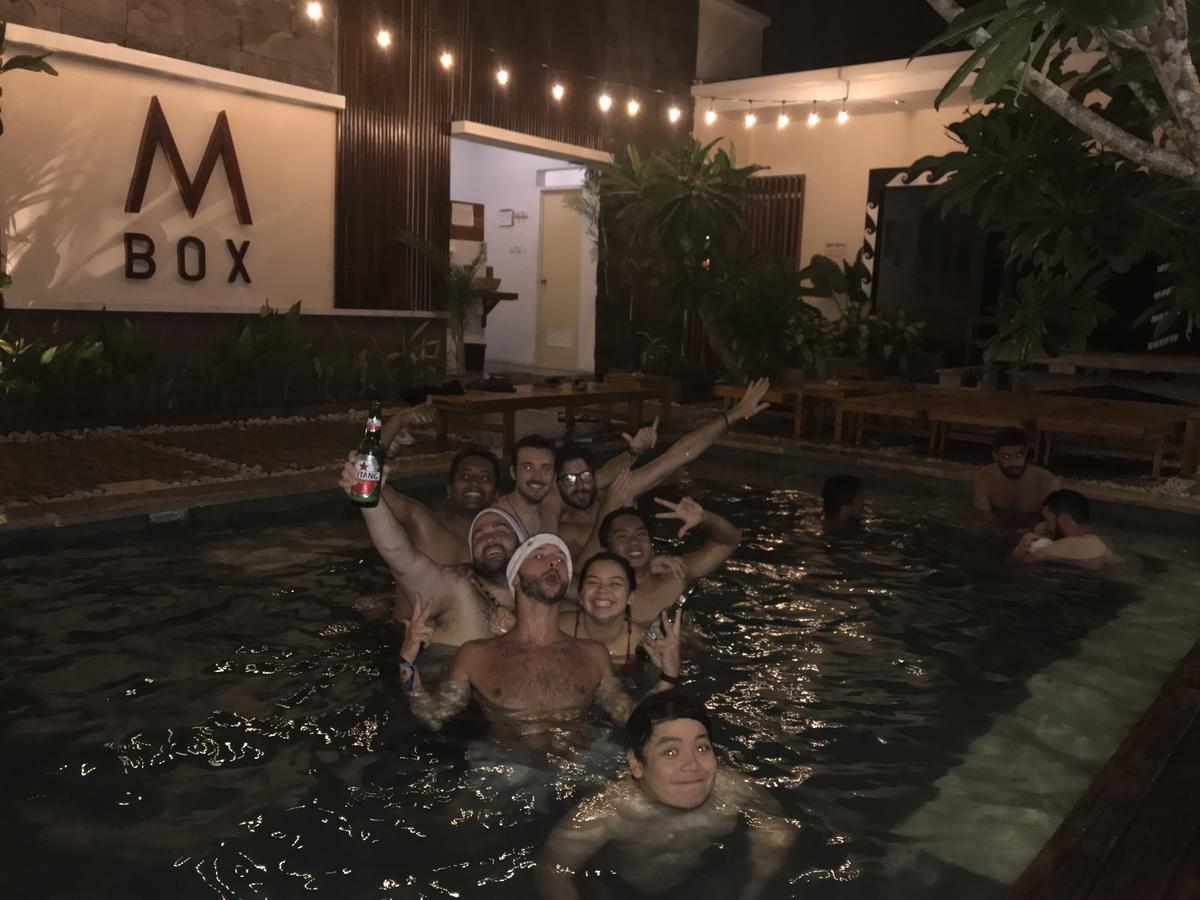 Atlas Gili Party Hostel Gili Trawangan Luaran gambar