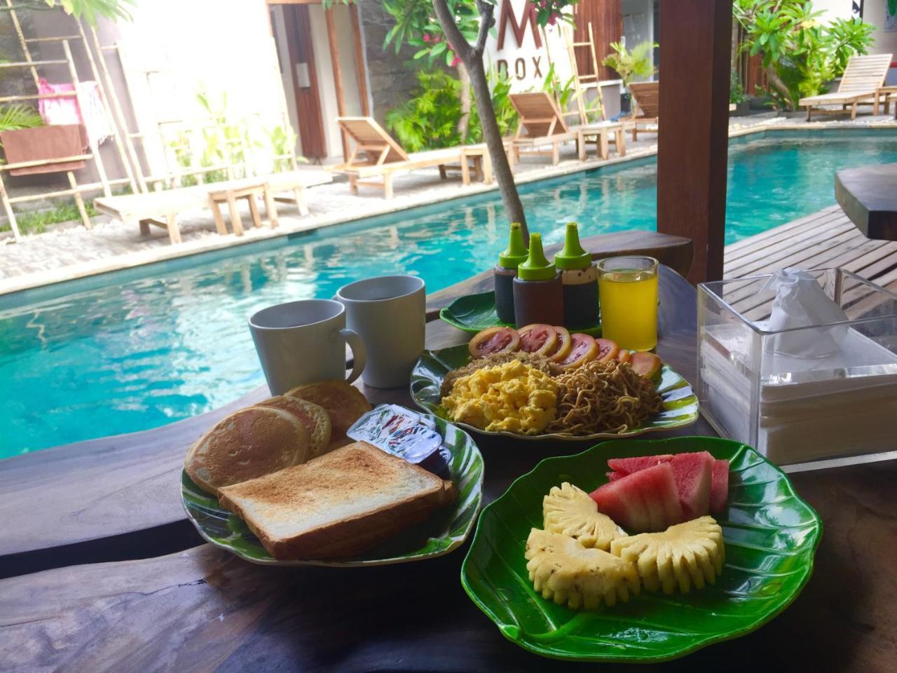 Atlas Gili Party Hostel Gili Trawangan Luaran gambar
