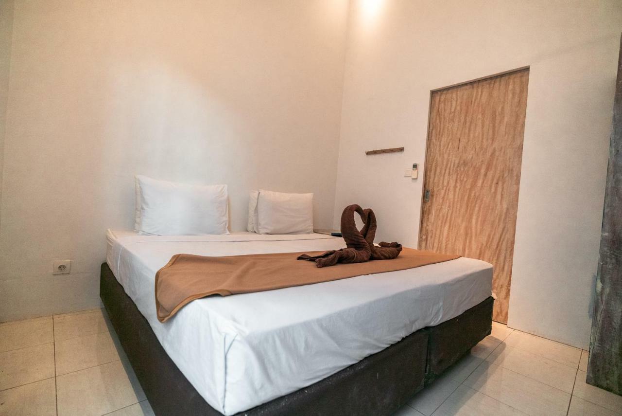Atlas Gili Party Hostel Gili Trawangan Luaran gambar